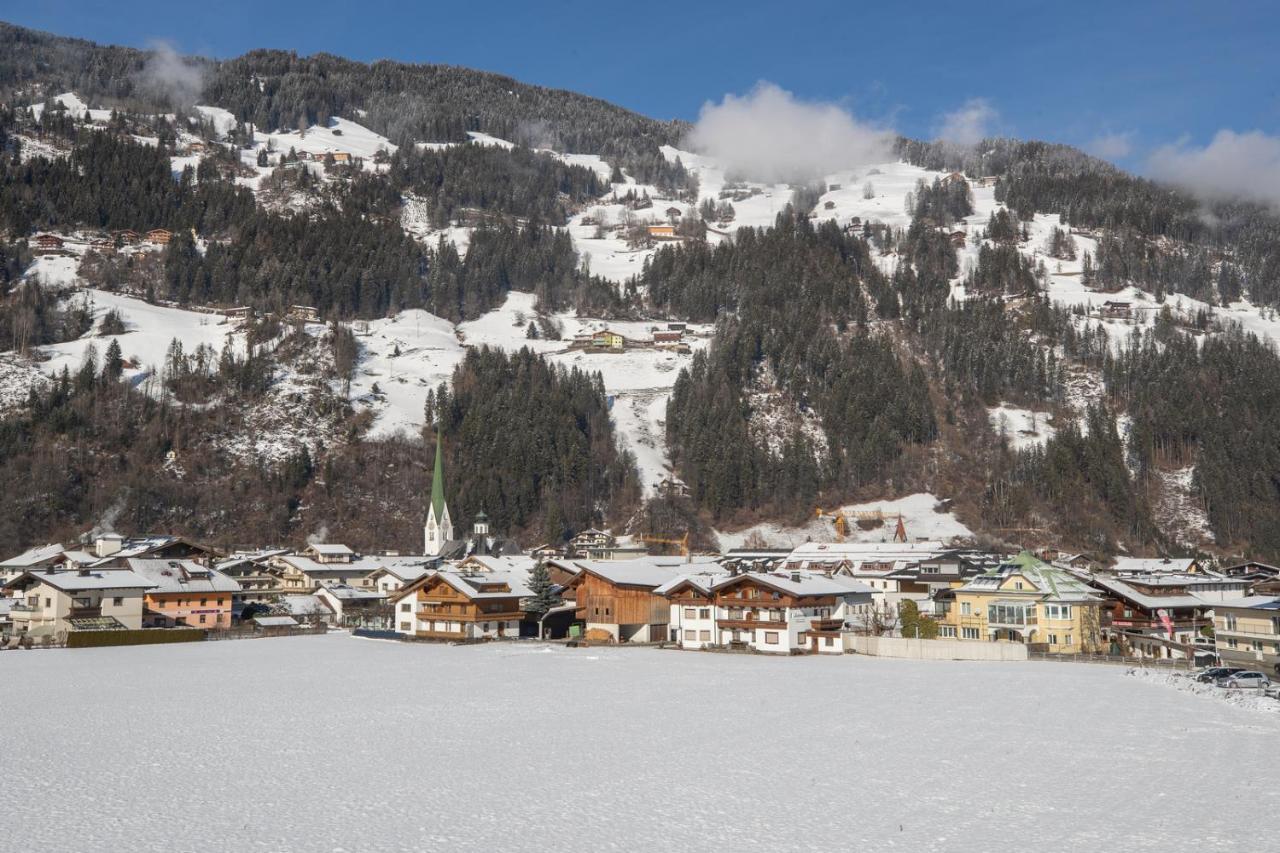 Hotel Untermetzger Zell am Ziller Exterior photo